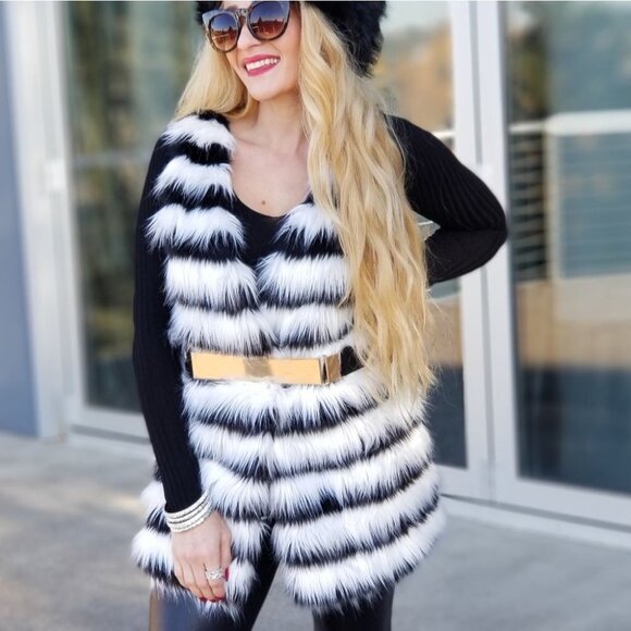 Faux fur Vest black and white - Picture 3 of 5